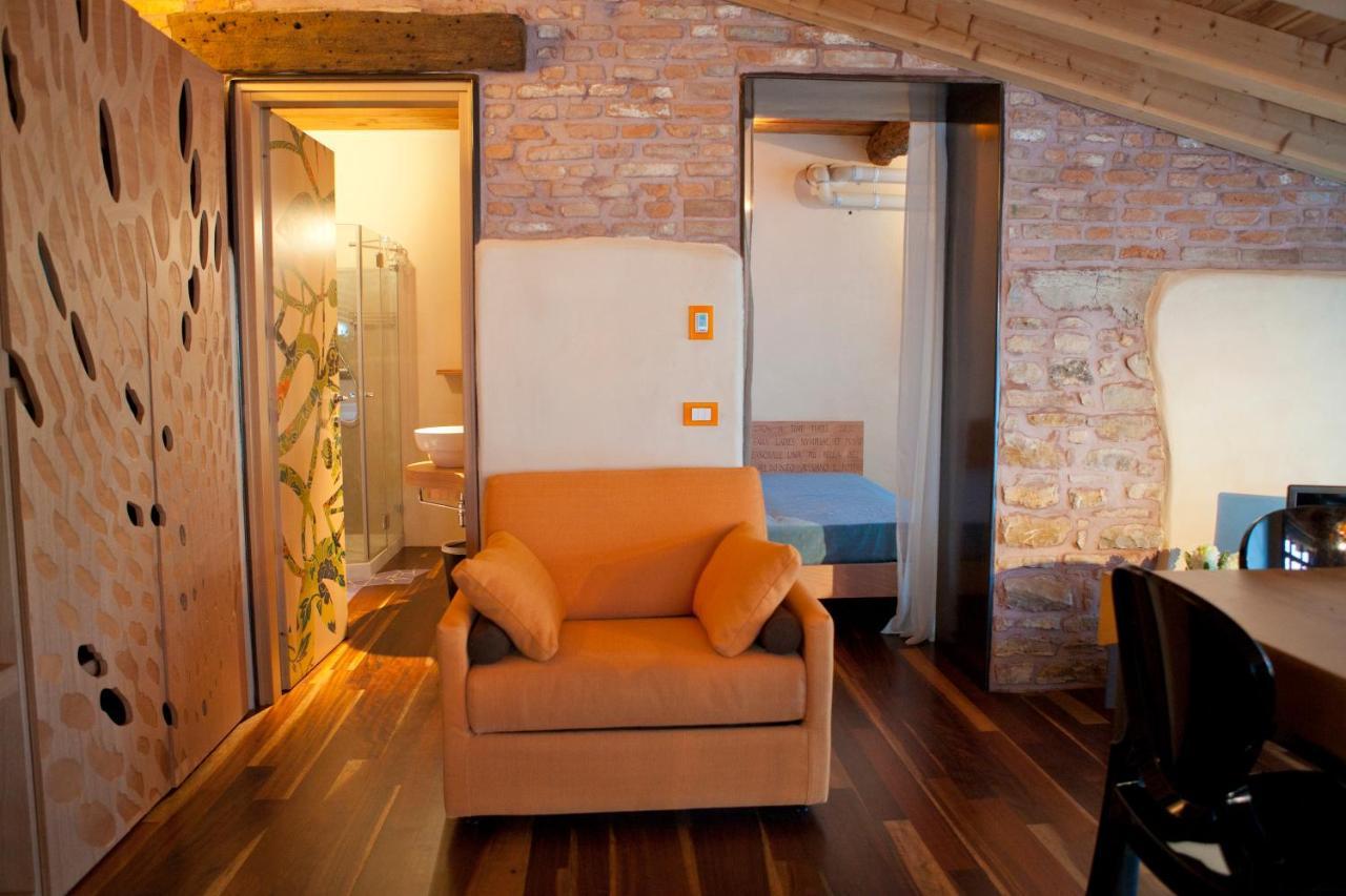 Hotel Dimora Le Nove Fate Bergamo Zimmer foto