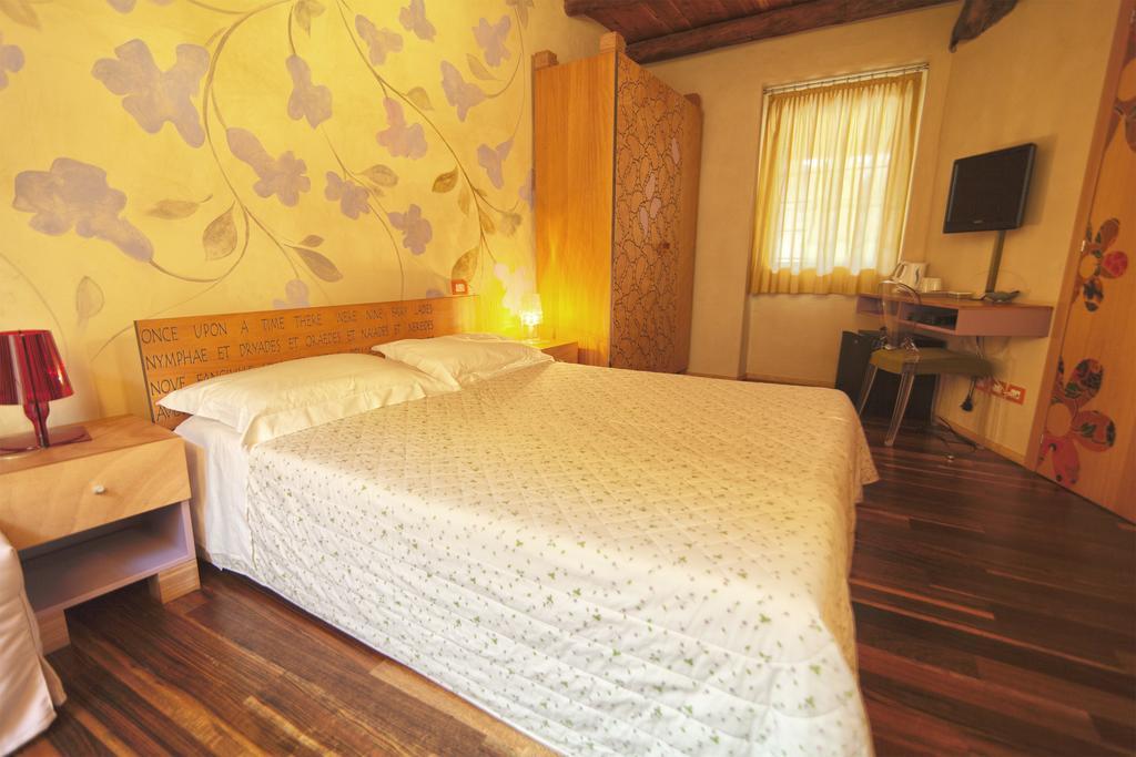 Hotel Dimora Le Nove Fate Bergamo Exterior foto